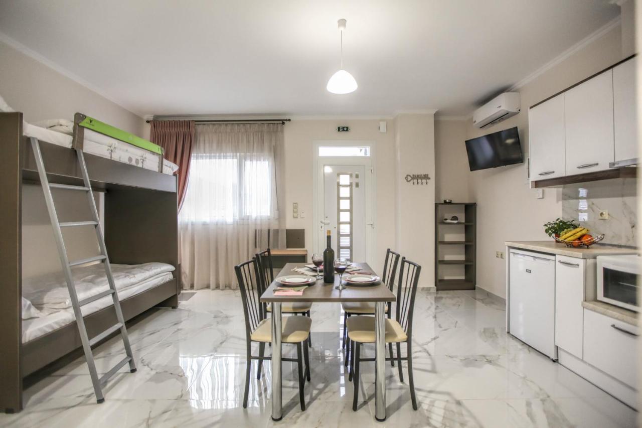 Del Sol #2 Meteora Luxurious Family Suites Kalampáka Eksteriør bilde