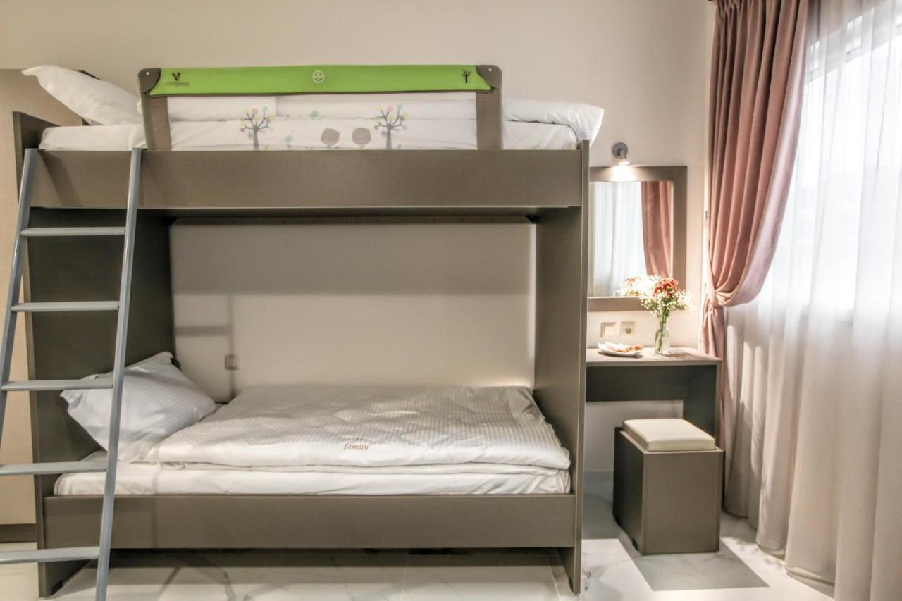 Del Sol #2 Meteora Luxurious Family Suites Kalampáka Eksteriør bilde