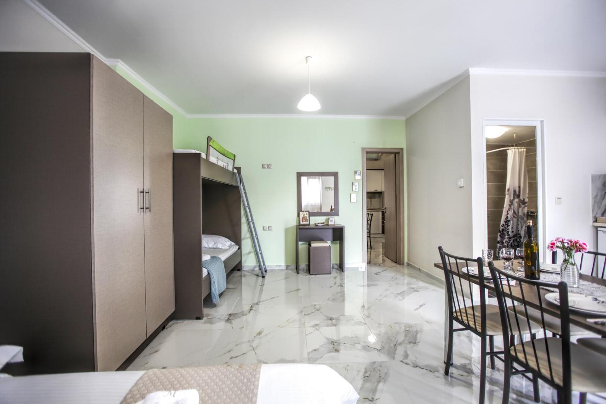 Del Sol #2 Meteora Luxurious Family Suites Kalampáka Eksteriør bilde