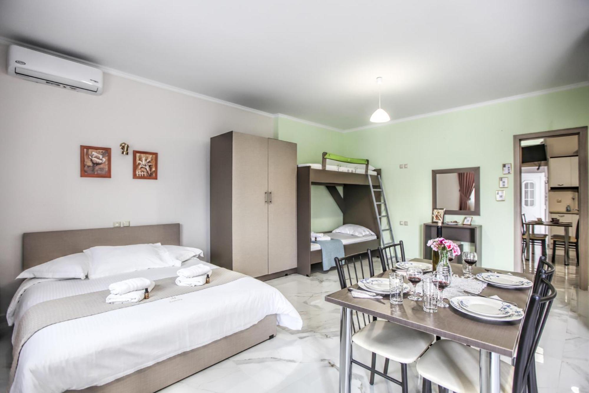 Del Sol #2 Meteora Luxurious Family Suites Kalampáka Eksteriør bilde