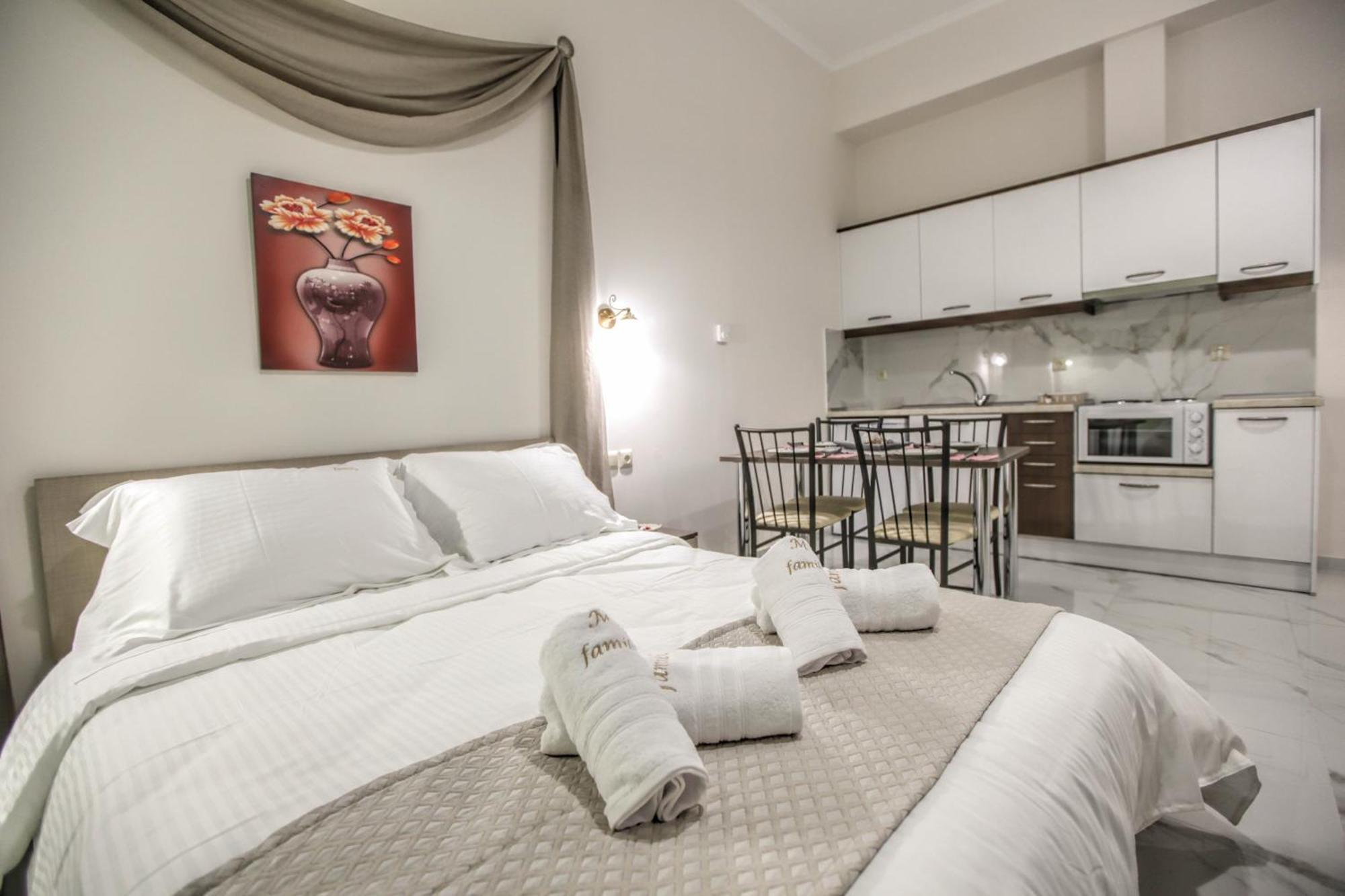 Del Sol #2 Meteora Luxurious Family Suites Kalampáka Eksteriør bilde