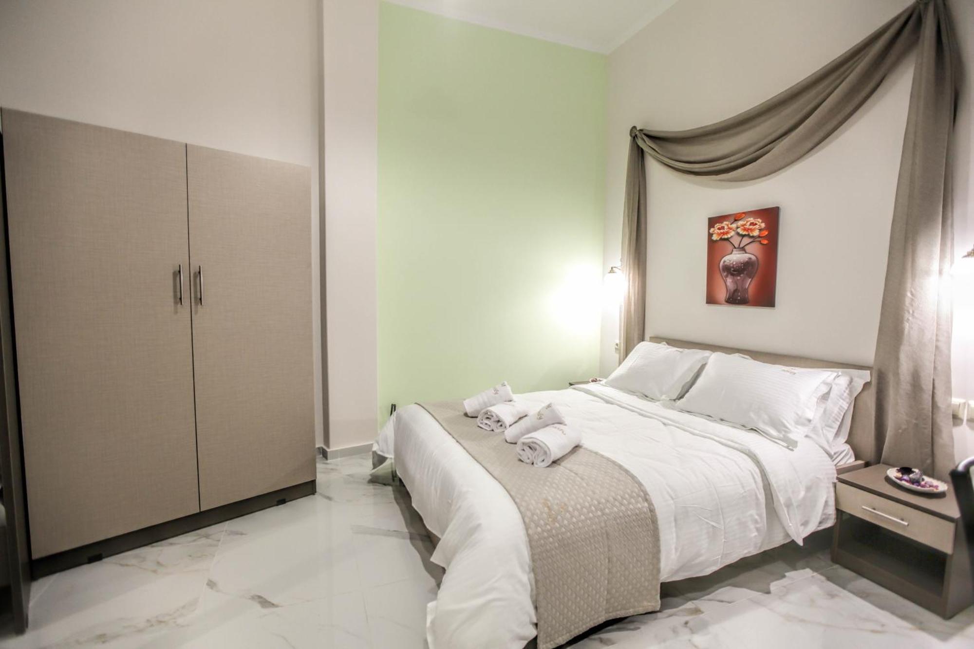 Del Sol #2 Meteora Luxurious Family Suites Kalampáka Eksteriør bilde