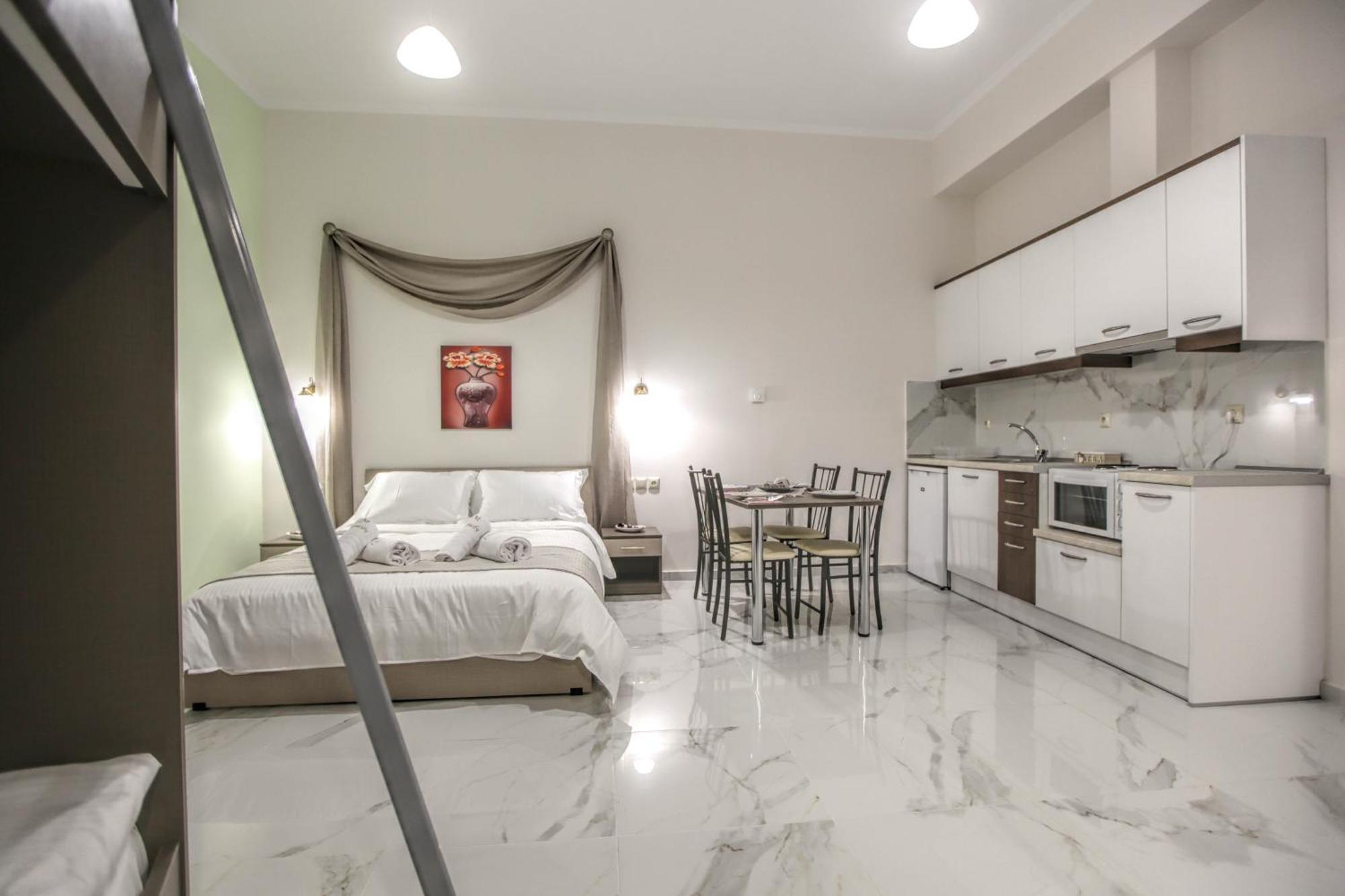 Del Sol #2 Meteora Luxurious Family Suites Kalampáka Eksteriør bilde